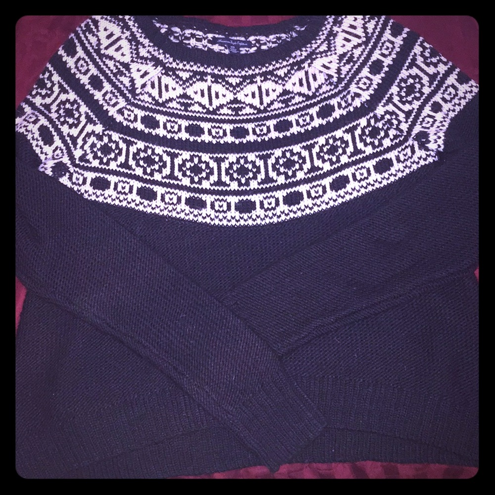 Black and white medium AEO sweater